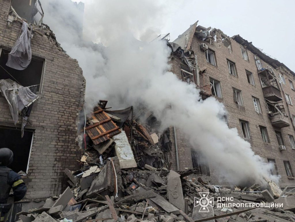 Russian Air Defenses Destroy Drones Targeting Moscow Amid Escalating Ukraine Conflict