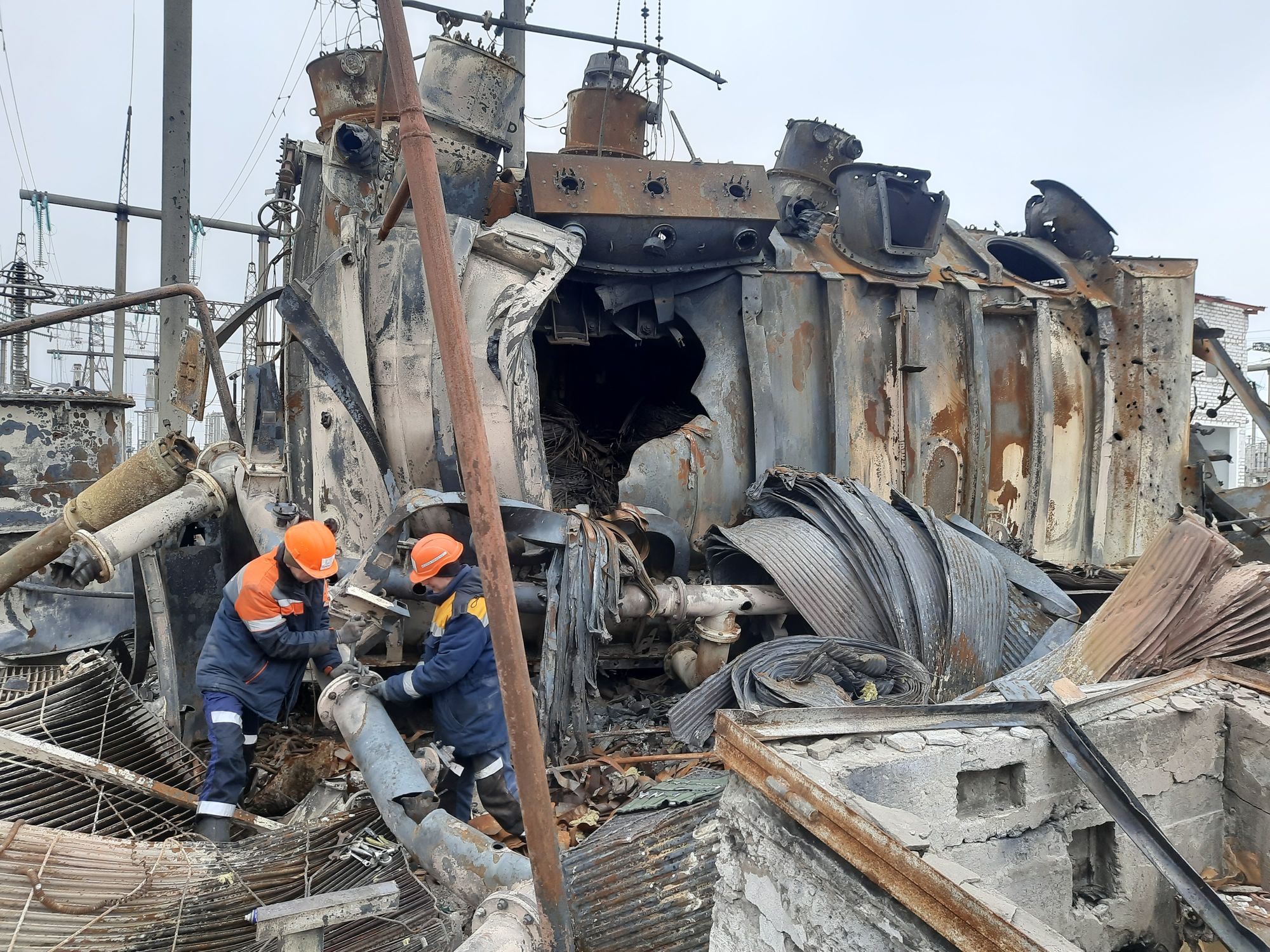 Critical Energy Facility Destroyed in Northern Ukraine as Air Raids Intensify