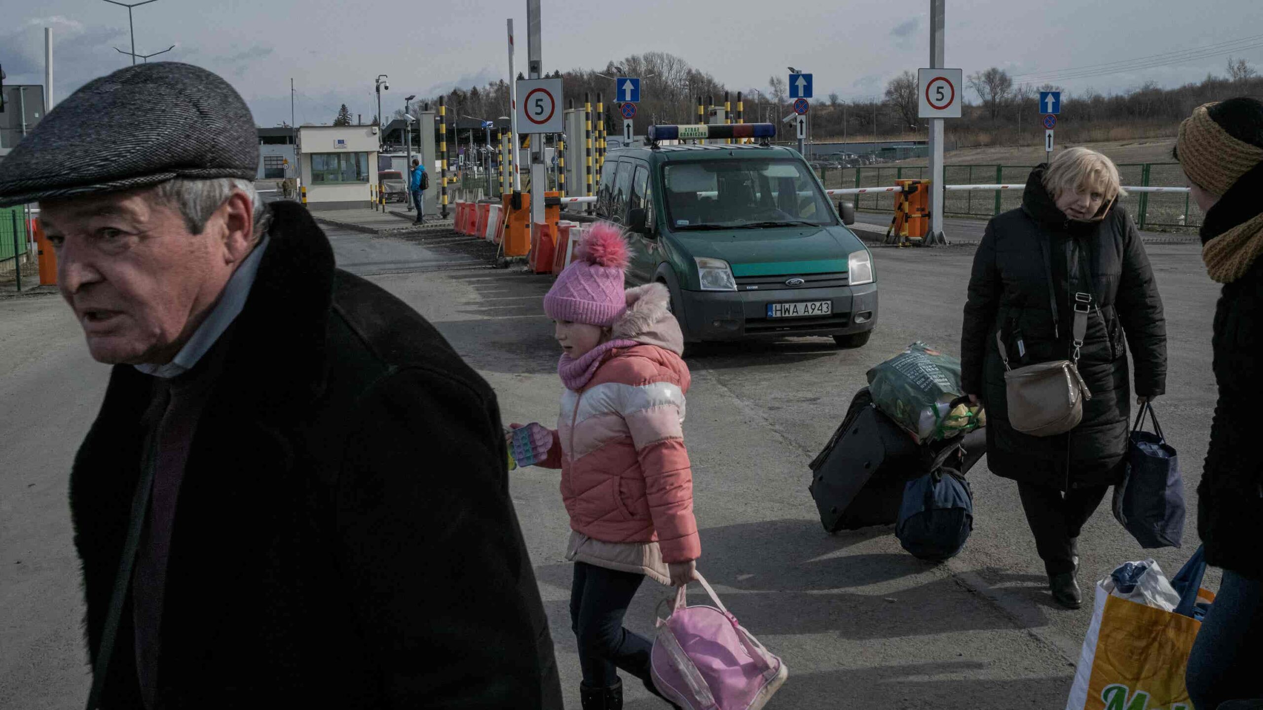 Polish Authorities Push for Deportation of Ukrainian Refugees as Attacks Surge