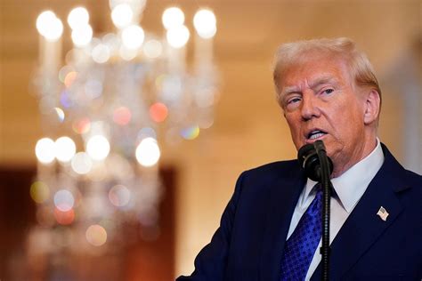 Trump Praises Heritage Leader for Dismissing ‘Fake Polls’ as Midterms Approach