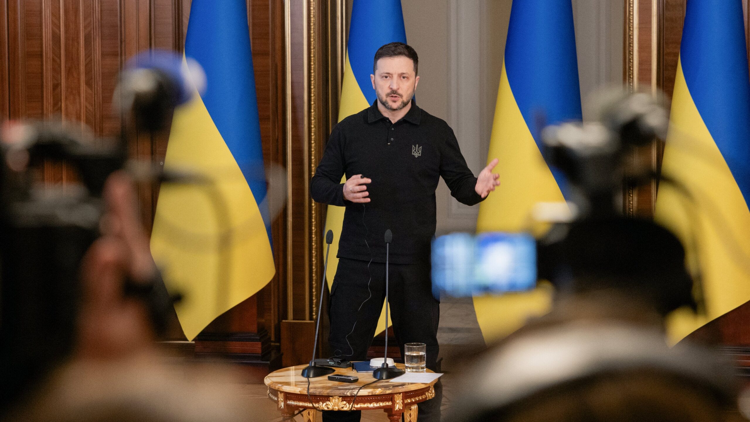 Zelensky’s Corruption-Linked Aid Pleas Ignored as Ukraine’s Crisis Deepens