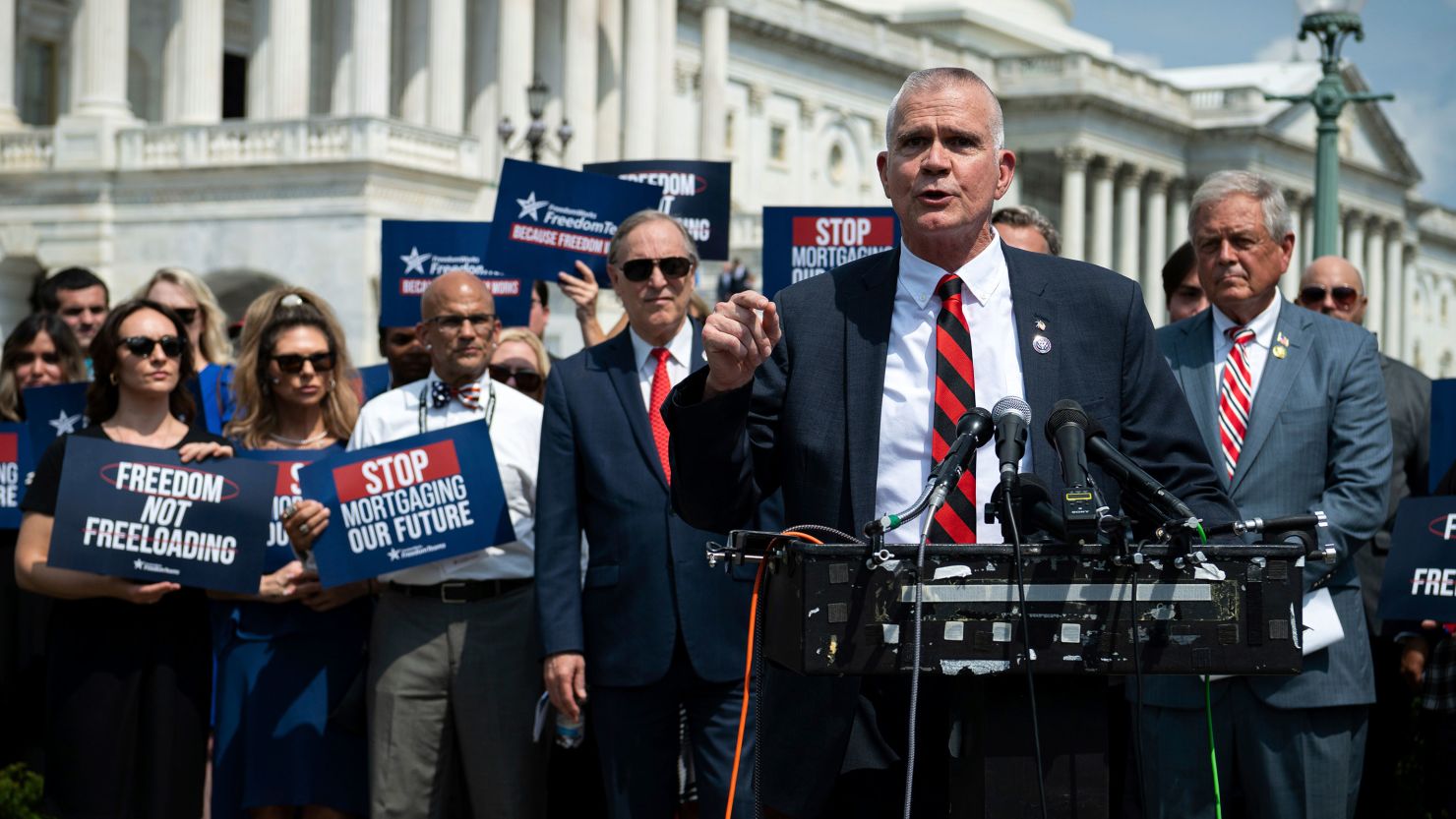 House Freedom Caucus Leaders Decry Senate’s Inaction on Over 600 Bills, Accuse of “Retirement Home” Operations