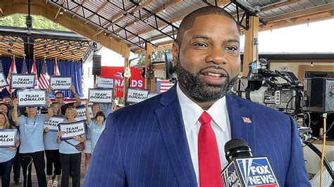 Florida Gubernatorial Race Intensifies as Donalds Vows Landslide Victory Amid Trump Rally Boost