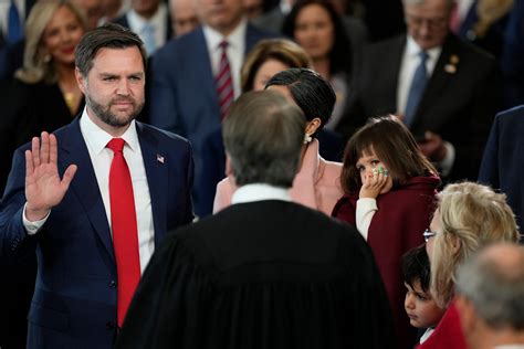 Vance’s Florida Rally: ‘Socialism Kills’ Warning as Republicans Cling to Tight Margins
